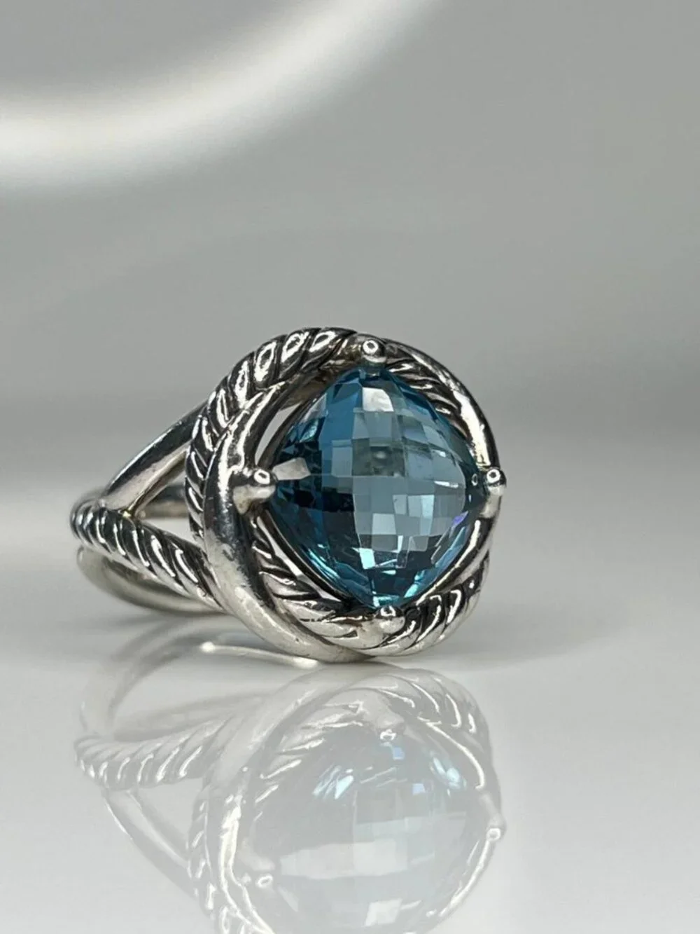 Authentic DAVID YURMAN blue topaz sterling silver cocktail infinity ring size 6